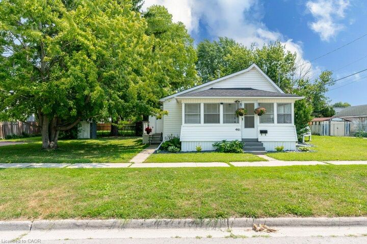 Property Photo: 461 Selkirk Street ON N8A 3X9