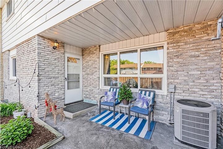 Property Photo:  423 Westwood Drive 43  ON N2M 5B5 