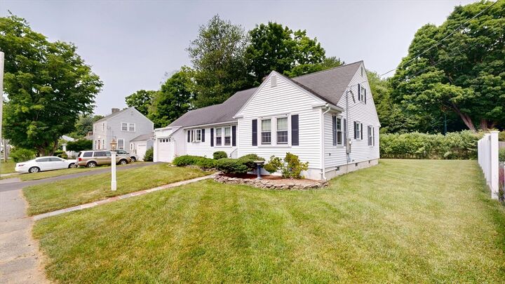 Property Photo: 6 Maple Circle MA 01545
