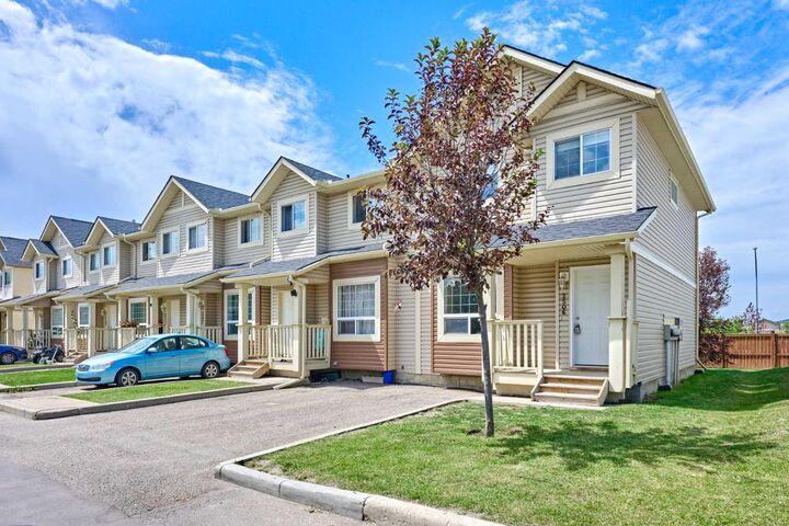 Property Photo:  111 Tarawood Lane NE 2506  AB T2T 4T4 