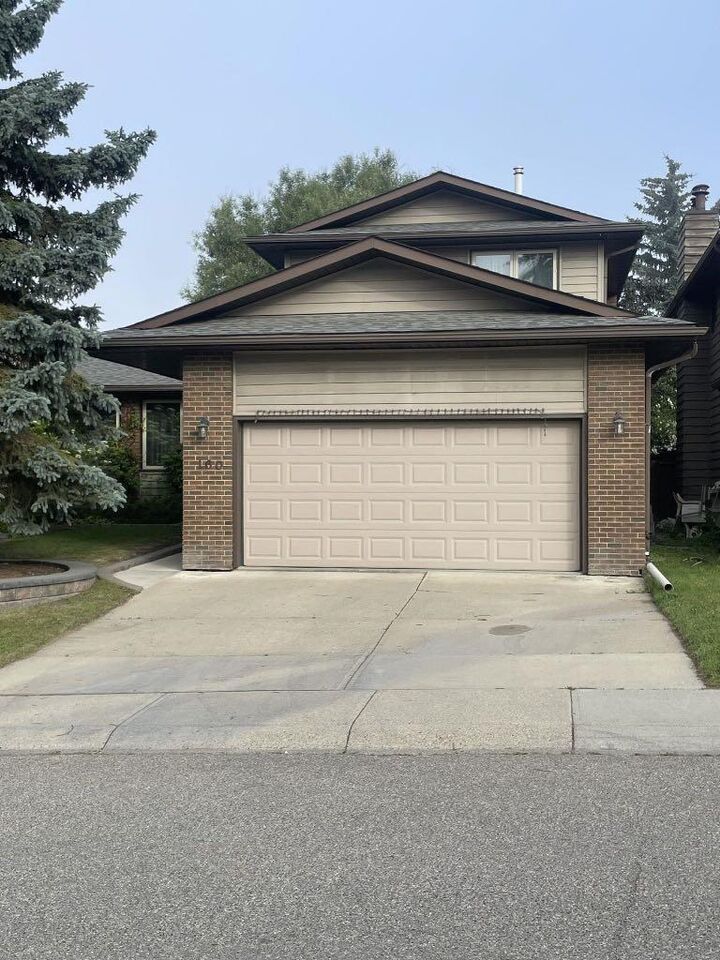 Property Photo: 160 Hawkwood Way NW AB T3G 1X4