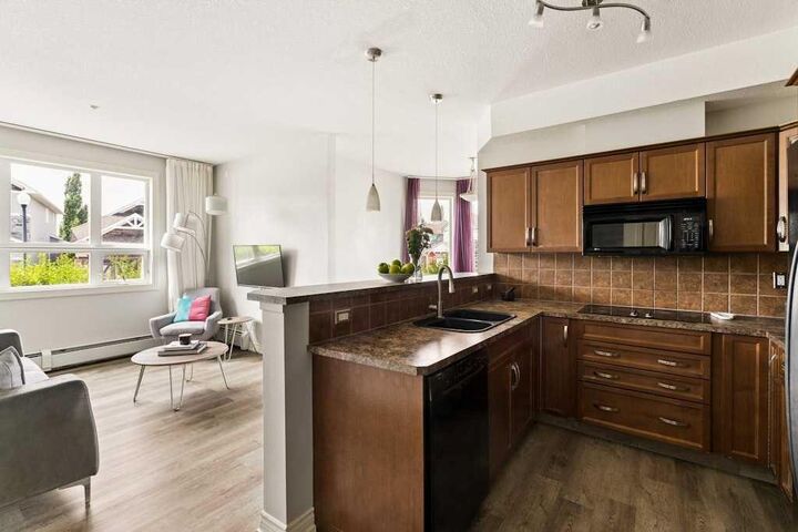 Property Photo: 26 Val Gardena View SW 342 AB T3H 5Z5