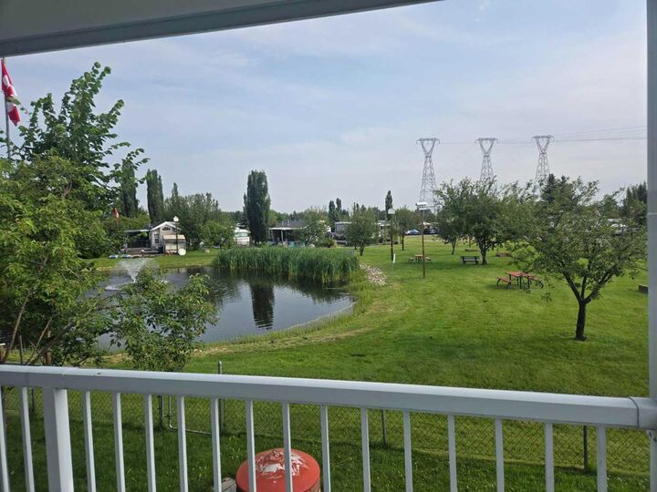 Property Photo: 484 Carefree Resort AB T4G 0K6