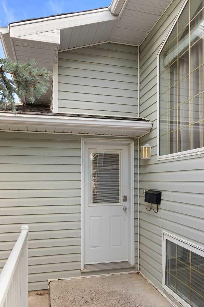 Property Photo:  10 Main Street N  AB T0J 2P0 