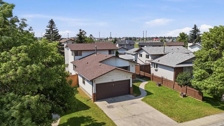 Property Photo: 172 Templemont Drive NE AB T1Y 4Z9