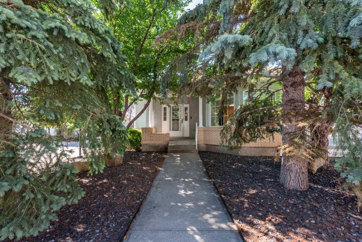 Property Photo:  47 Christie Park Terrace SW  AB T3H 3B4 