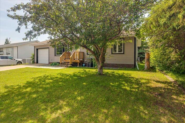 Property Photo: 4709 55 Avenue N AB T0C 2J0