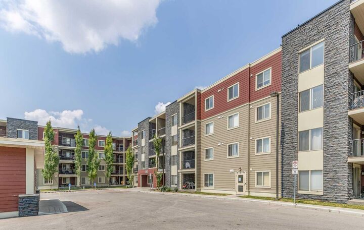 Property Photo: 5 Saddlestone Way NE 1108 AB T3J 0S2