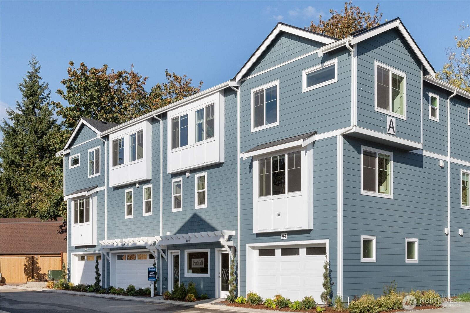 Property Photo: 14424 Madison Way F2 WA 98087