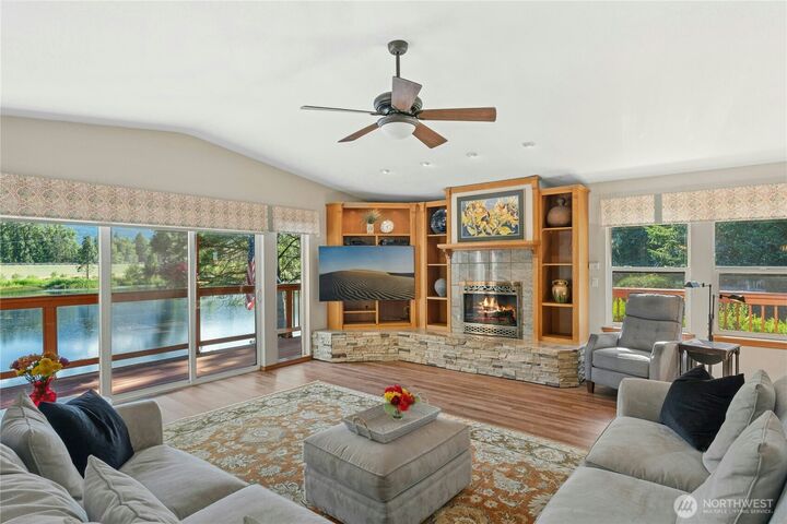 Property Photo: 1095 Wood Duck Road WA 98922
