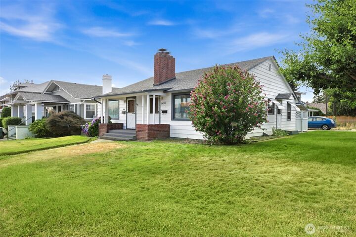 Property Photo: 1414 W Yakima Avenue WA 98902