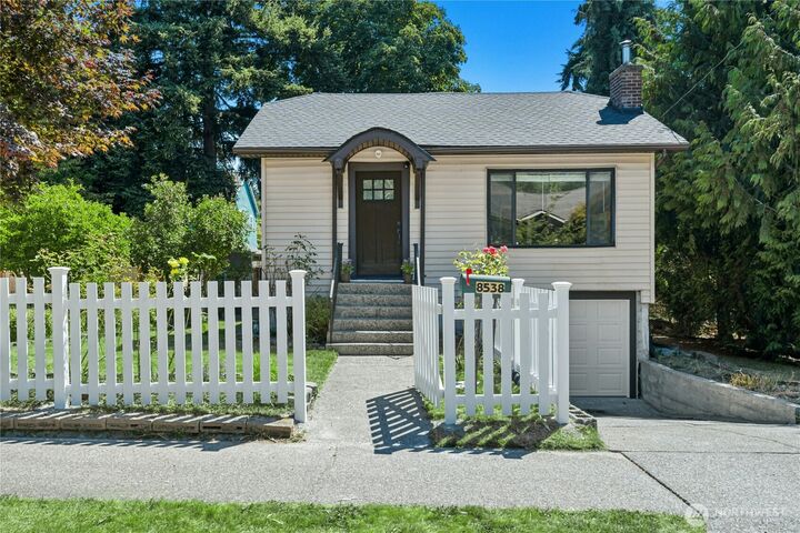 Property Photo: 8538 Ashworth Avenue N WA 98103
