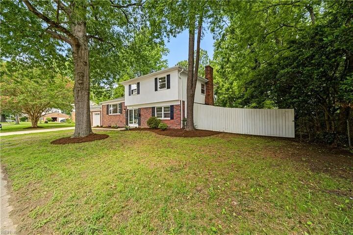 Property Photo:  118 Tanglewood Dr  VA 23666 
