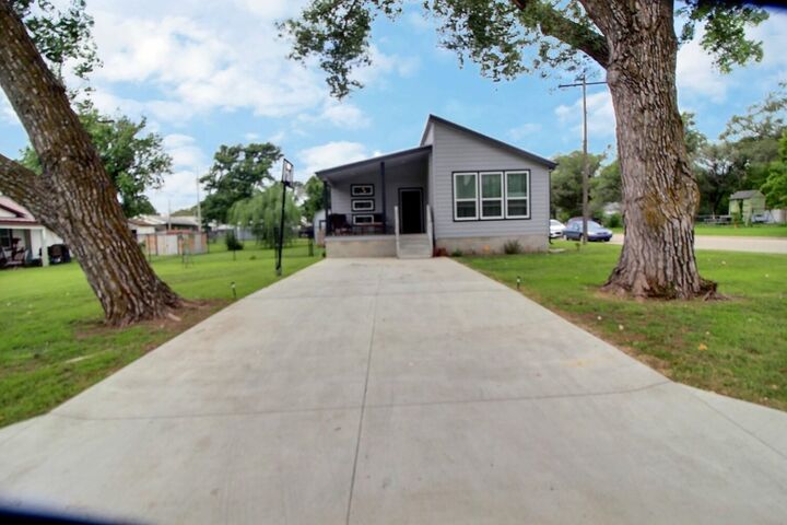 Property Photo:  303 S Main  KS 67146 