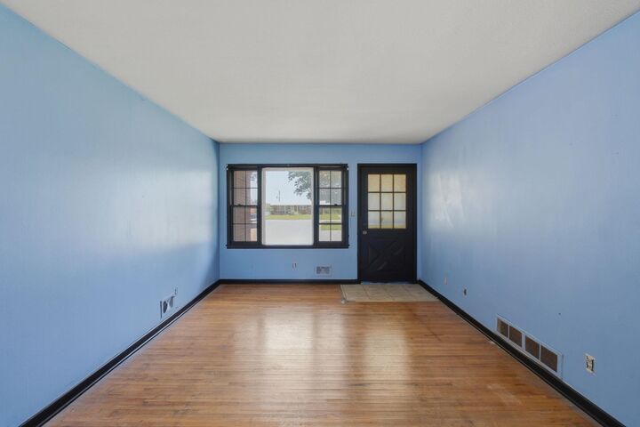 Property Photo: 829 W Alexander Ct KS 67060-1000