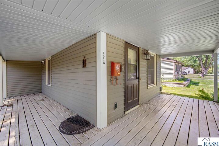 Property Photo:  1518 4th Avenue  MN 56001 