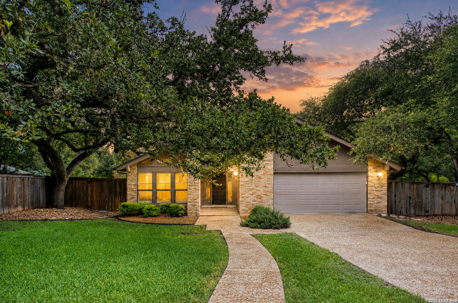 Property Photo: 13207 N Hunters Cir TX 78230