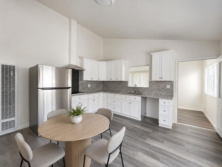 Property Photo: 134 Cypress A Upstairs CA 94061