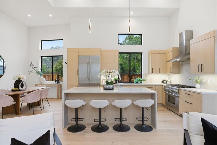 Property Photo: 702 Ellsworth Place CA 94306