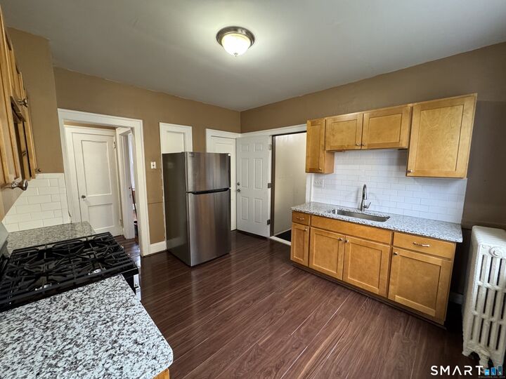 Property Photo:  94-96 Thomaston Street  CT 06112 