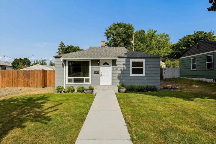 Property Photo:  5828 N Milton St  WA 99205 