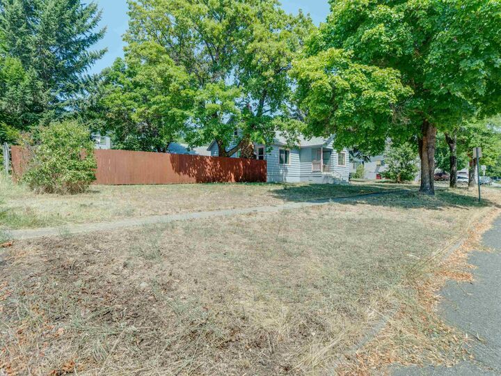 Property Photo: 324 4th St WA 99004