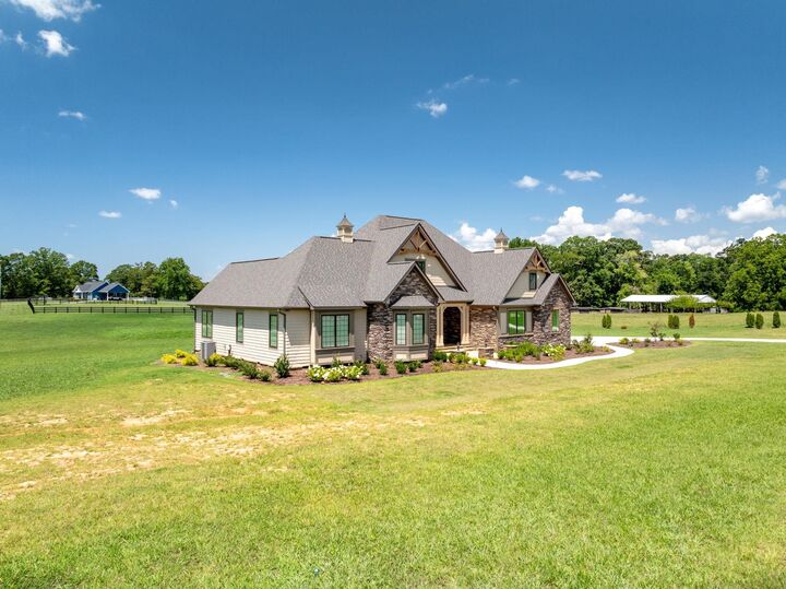 Property Photo: 10445 New Cut Road SC 29322