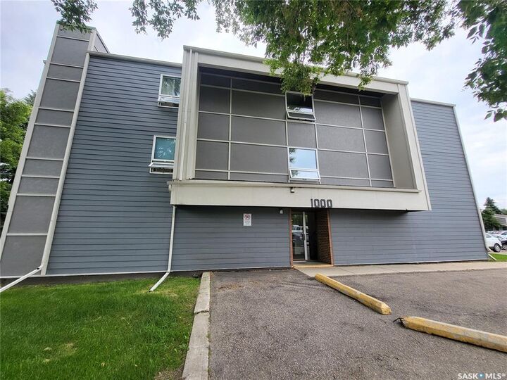 Property Photo: 425 115th Street E 1026 SK S7N 2E5