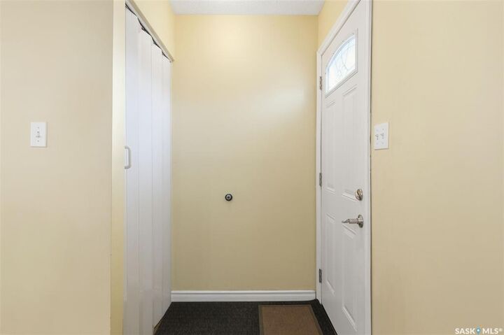 Property Photo: 10 Dominion Crescent SK S7L 4N7
