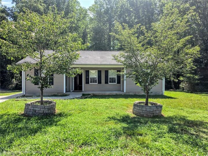 Property Photo: 111 Dundee Court NC 28650