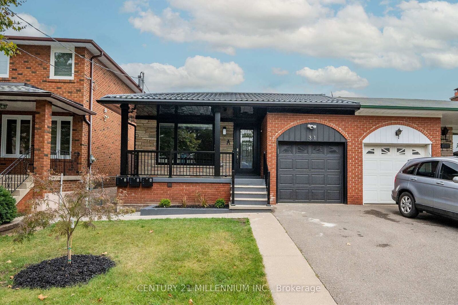 Property Photo: 31 Mariposa Avenue C ON M6N 4A1