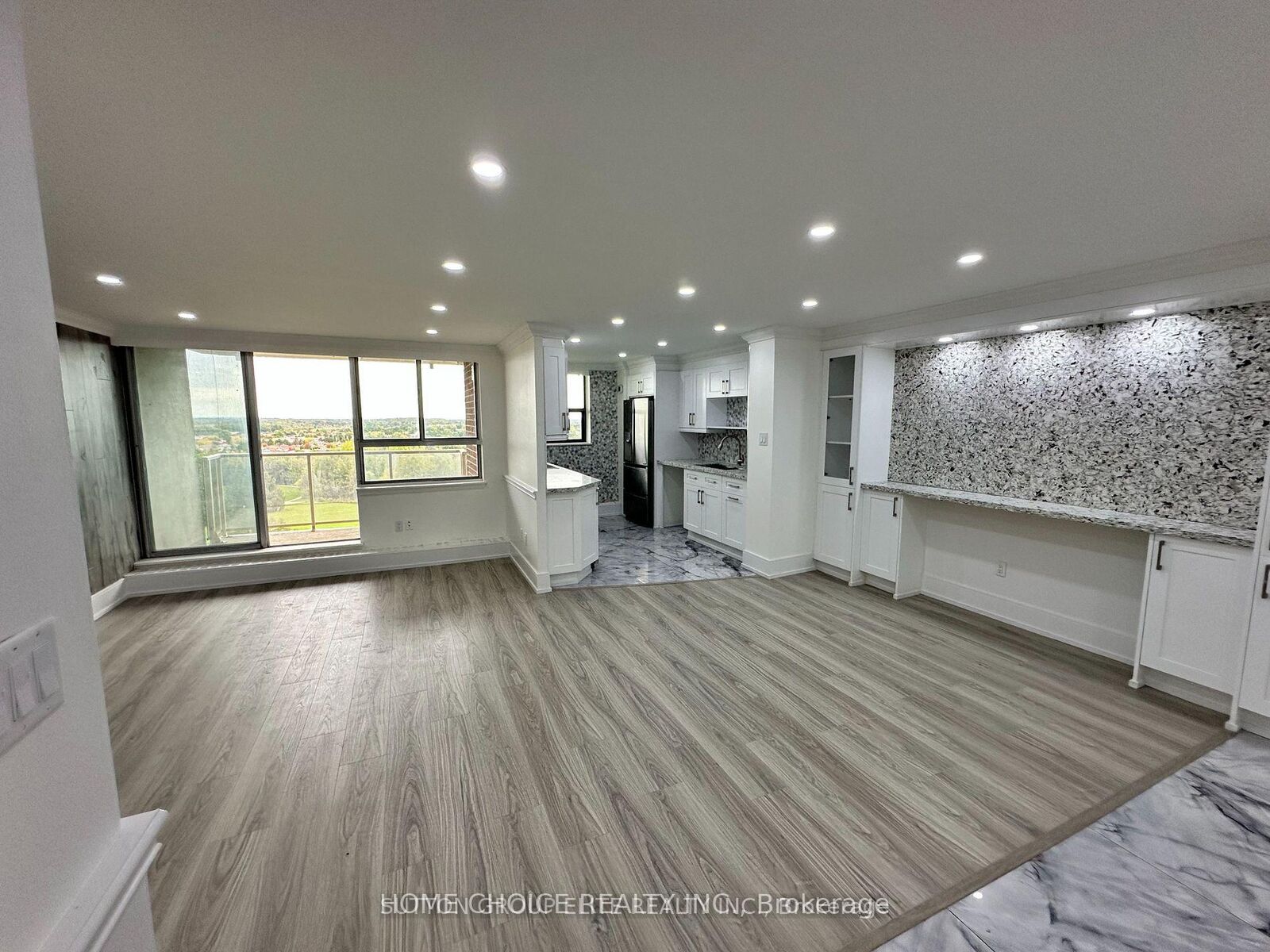 Property Photo:  100 Wingarden Court 1006  ON M1B 2P4 