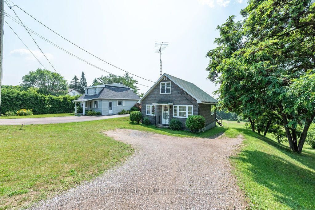 Property Photo:  227 Bonnechere Street E  ON K0J 1T0 