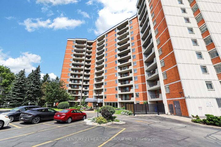 Property Photo: 7811 Yonge Street 603 ON L3T 4S3