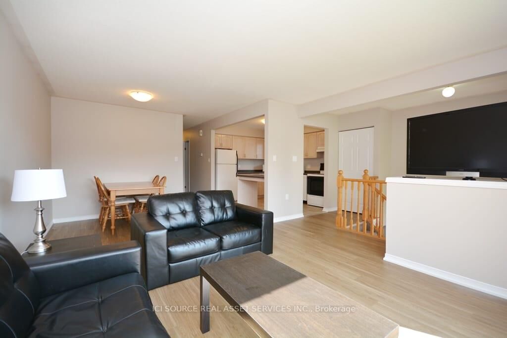 Property Photo: 26 Louise Lane Main Fl ON L3V 7W1