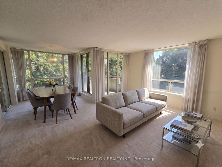 5785 Yonge Street 403 — photo 1