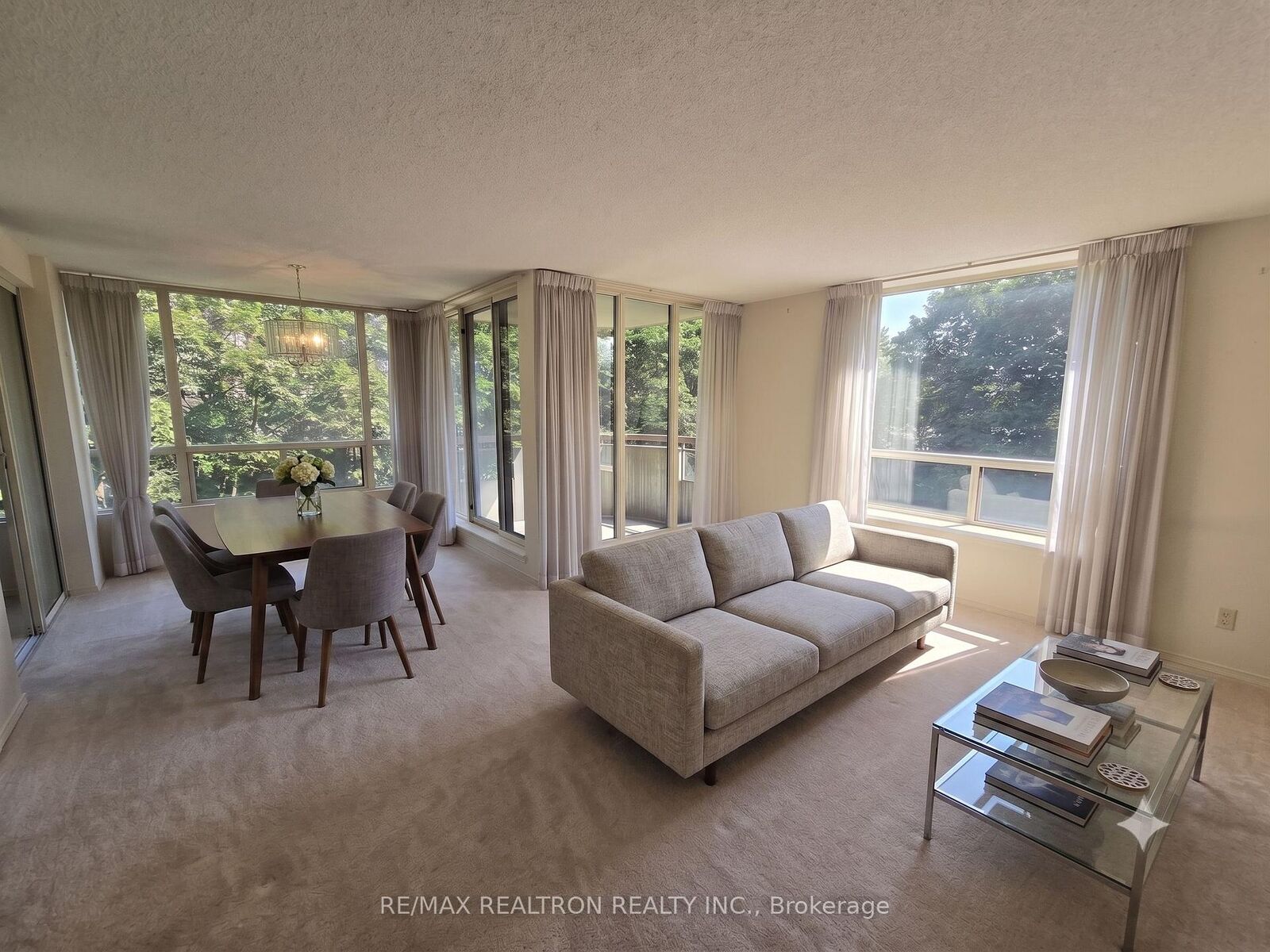 Property Photo:  5785 Yonge Street 403  ON M2M 4J2 