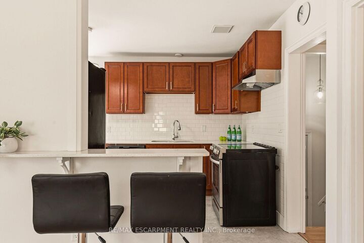 Property Photo: 31 Cameron Avenue ON L9H 1P6
