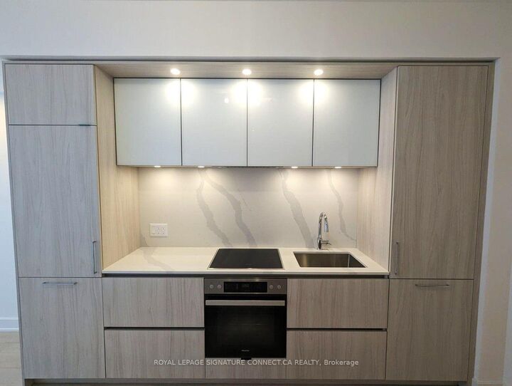 Photo de la propriété:  15 Mercer Street 1607  ON M5V 1H2 