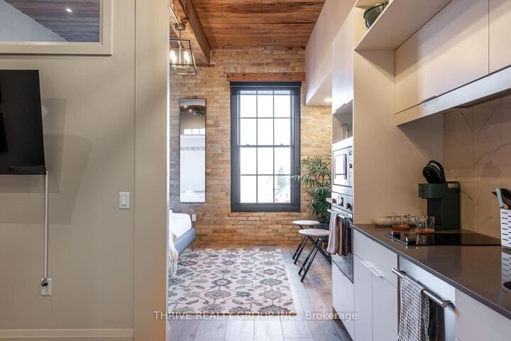 Photo de la propriété: 245 Downie Street 304 ON N5A 1X5