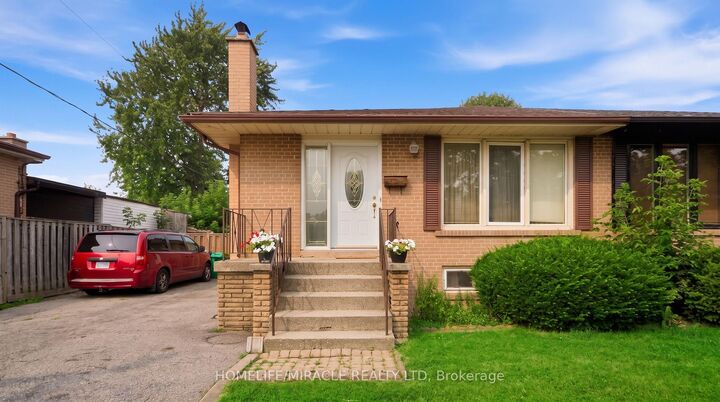 Property Photo: 7089 Landen Court ON L4T 2H9