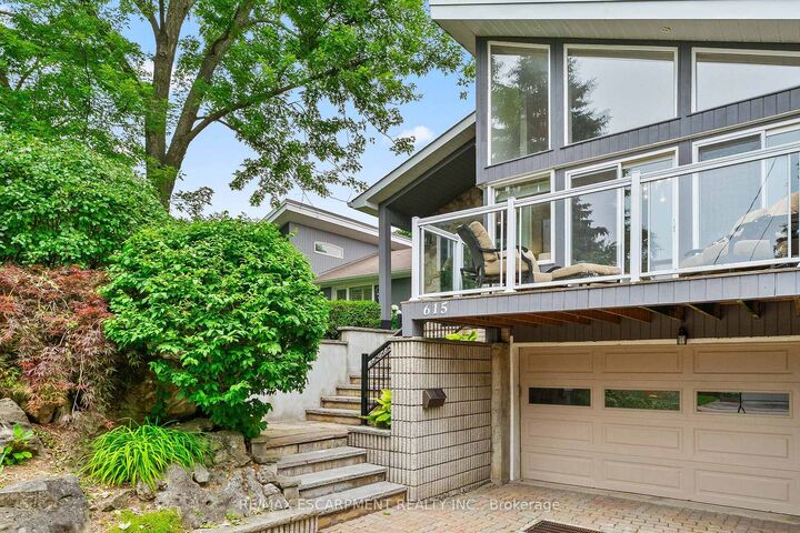 Property Photo:  615 Vanessa Crescent  ON L5H 2N5 