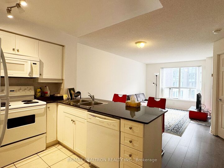 Property Photo: 19 Barberry Place 416 ON M2K 3E3