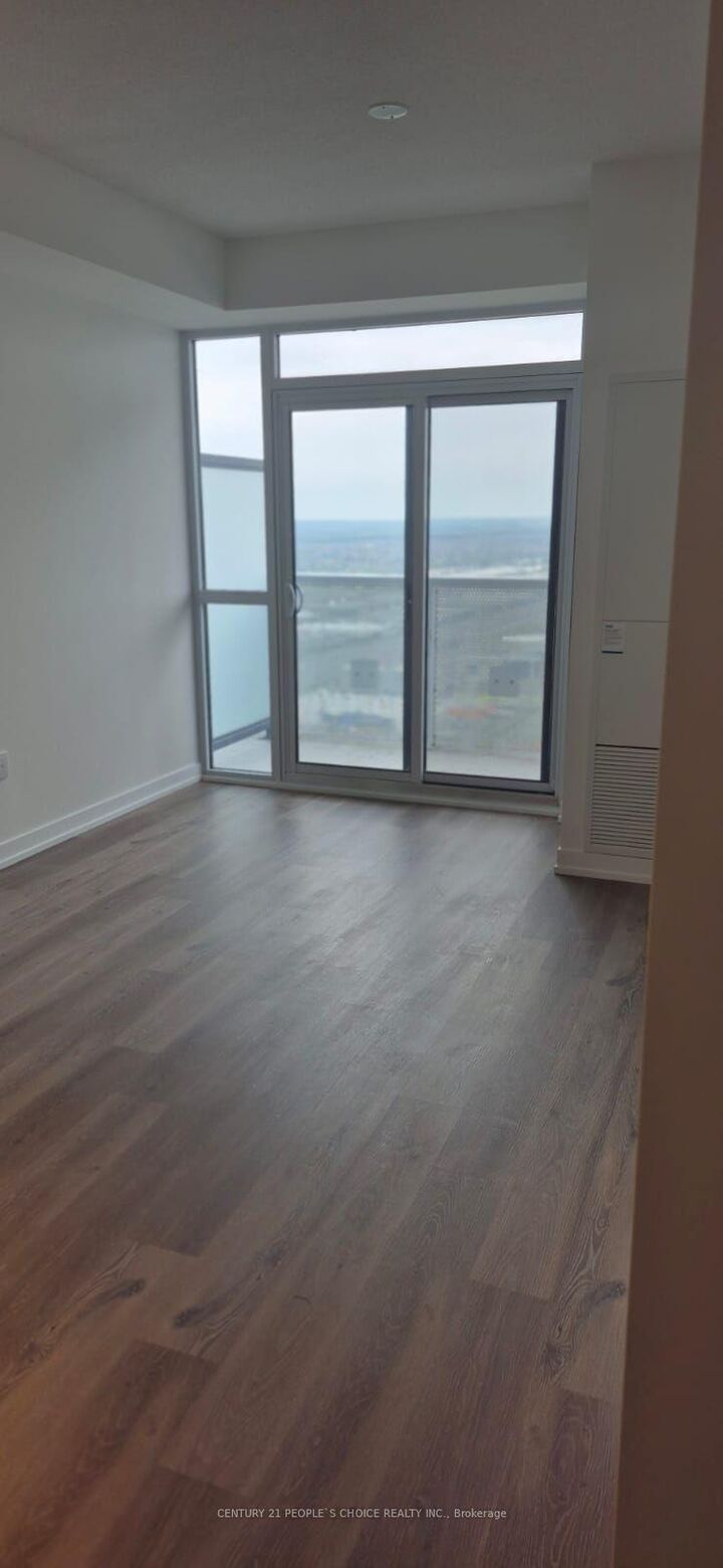 Property Photo: 225 Commerce Street 5611 ON L4K 0R1