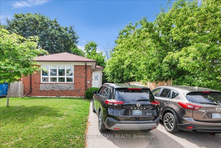 Property Photo: 4037 Bloor Street W ON M9B 1M4