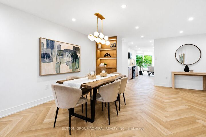Property Photo: 7250 Yonge Street 311 ON L4J 7X1