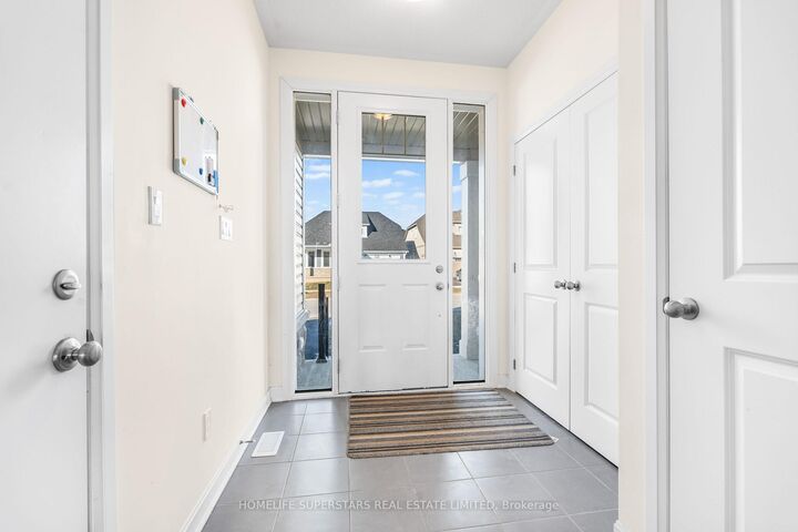 Property Photo: 18 Oakmont Drive ON K0H 1G0