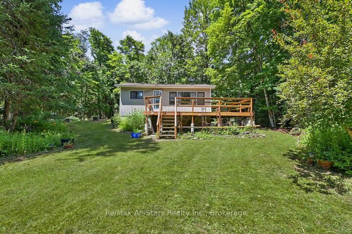 Property Photo: 6 Kennedy Court ON K0M 1A0