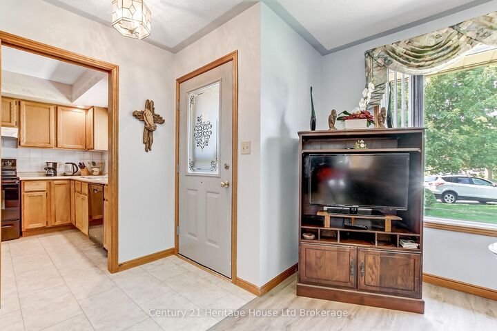 Property Photo:  27 O'Rourke Pl Place E  ON N4S 8T9 