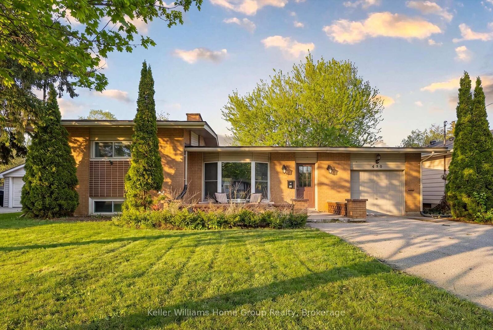 Property Photo: 490 Garafraxa Street E ON N1M 1E5